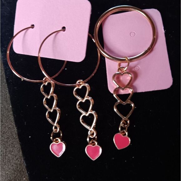 💞5/$18 Handmade Gold Triple Heart Earrings - Picture 3 of 9